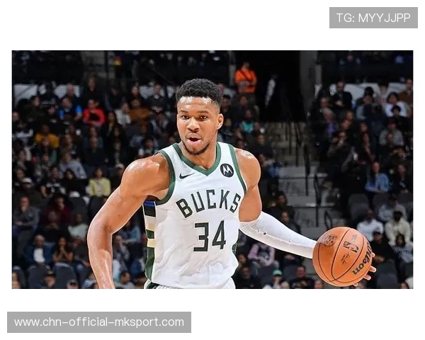 NBA雄鹿字母哥欧步突破完成暴力扣框