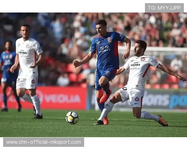 诺维奇传控加练时索尔根森多次精准对角传球