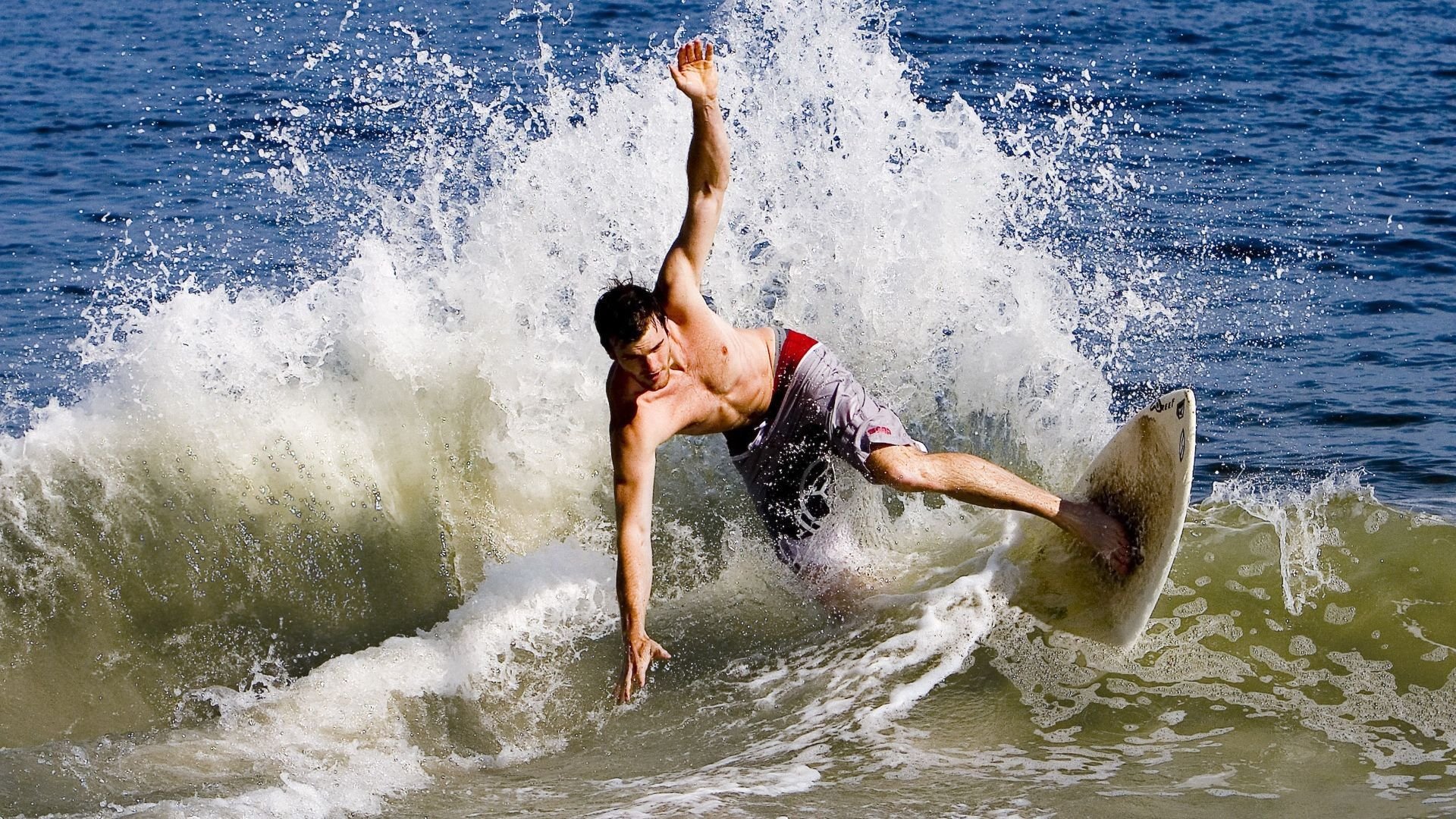 波兰队赛制解析：赛制中的团队协作与个体技术提升，波兰地区联赛