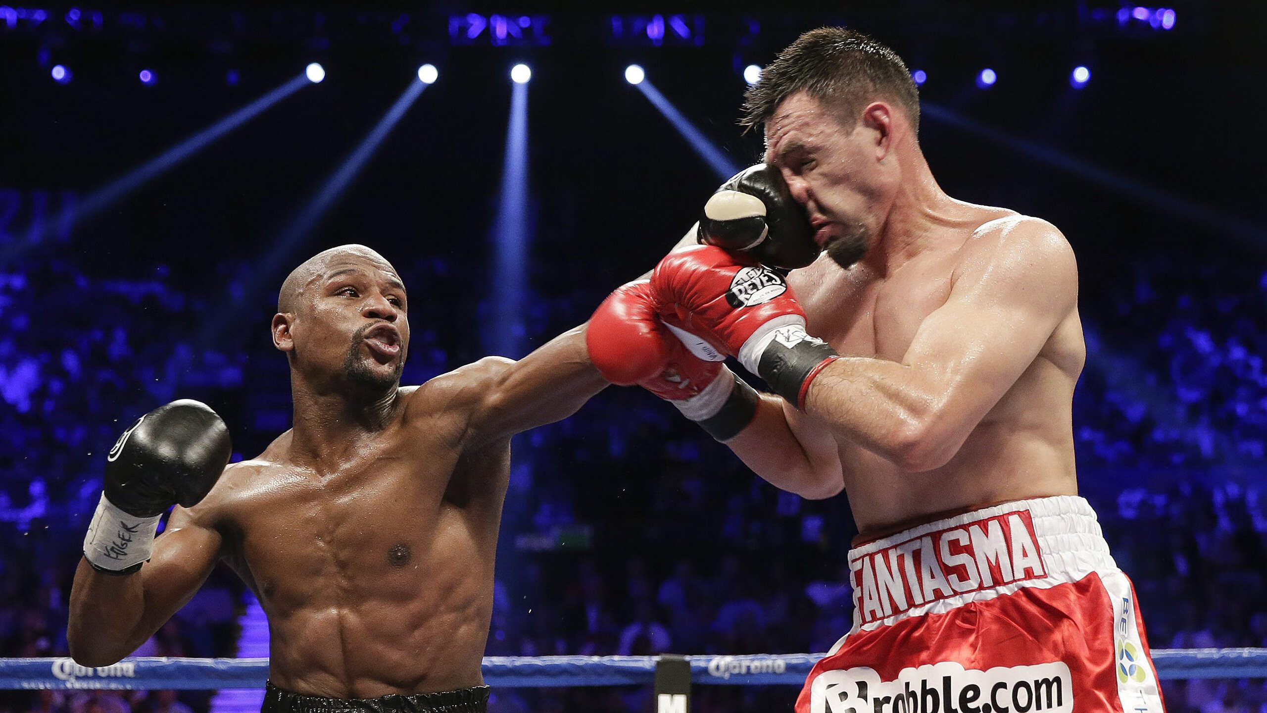 澳大利亚袋鼠队的传球速度和对抗力度形成独特优势，澳大利亚袋鼠打拳